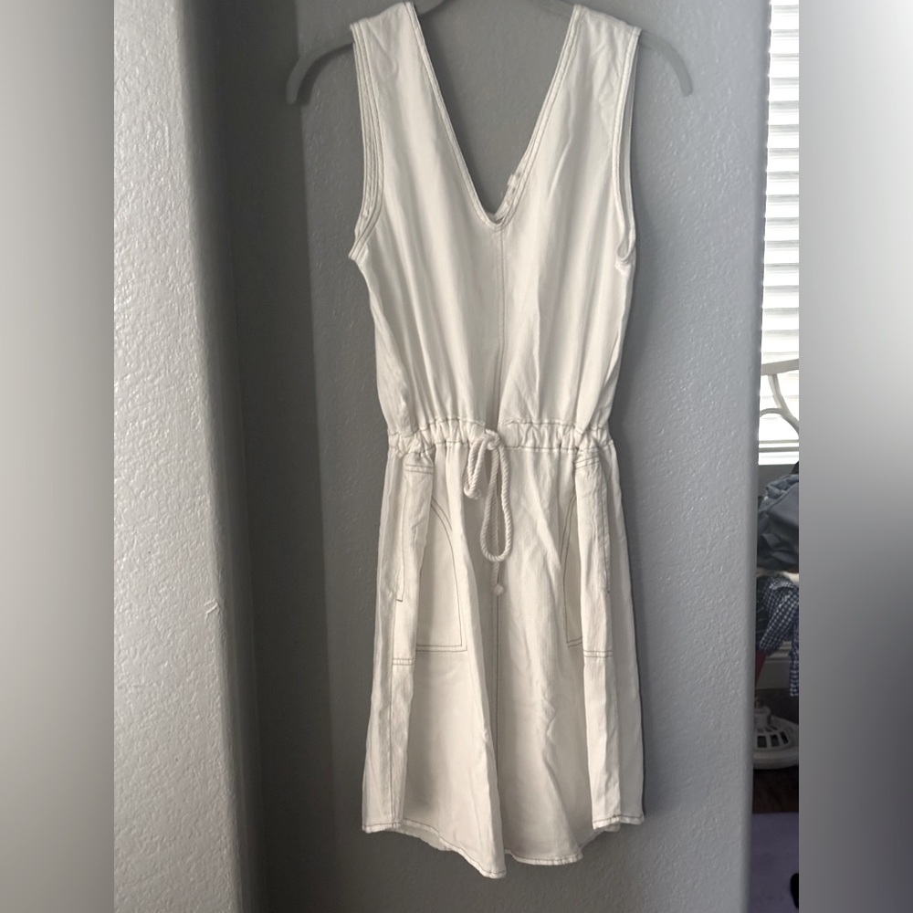Splendid White Textured Drawstring Romper with pockets Size S